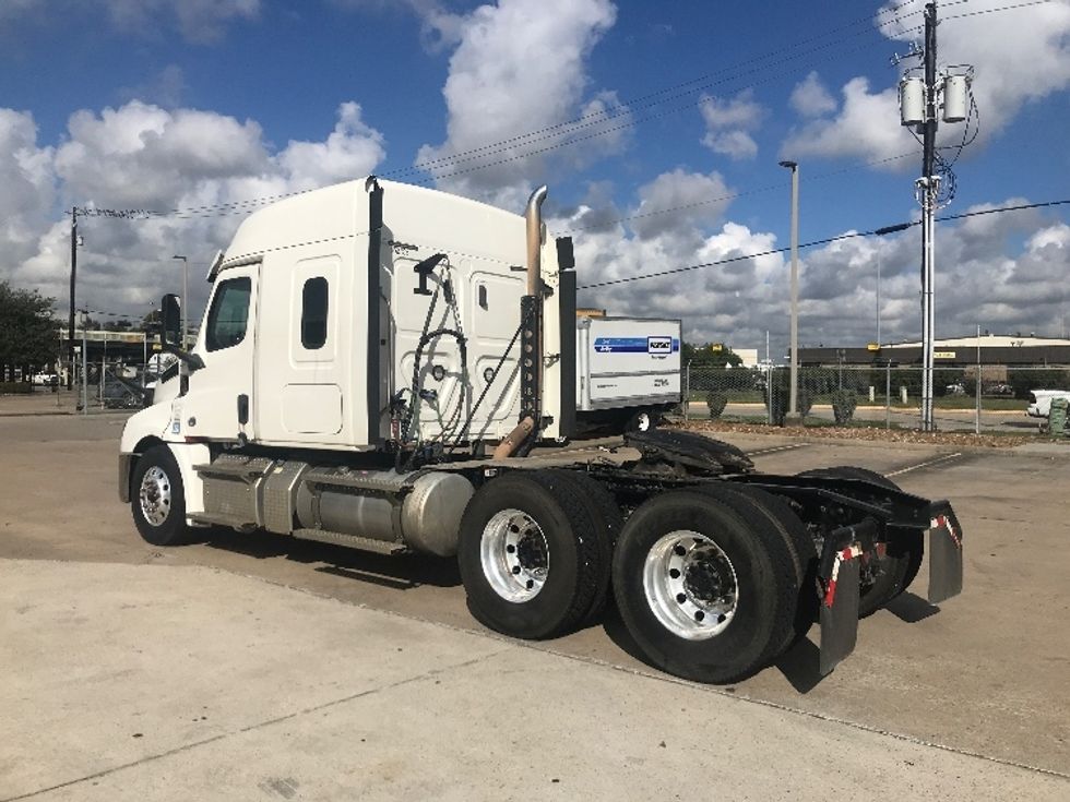 Sleeper Tractor-Heavy Duty Tractors-Freightliner-2020-T12664ST-Houston-TX-225,133\n\t\tmiles-$ 83,250 - Image 5