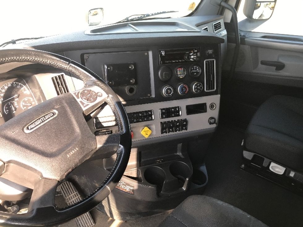 Sleeper Tractor-Heavy Duty Tractors-Freightliner-2020-T12664ST-Houston-TX-228,537\n\t\tmiles-$ 83,000 - Image 10