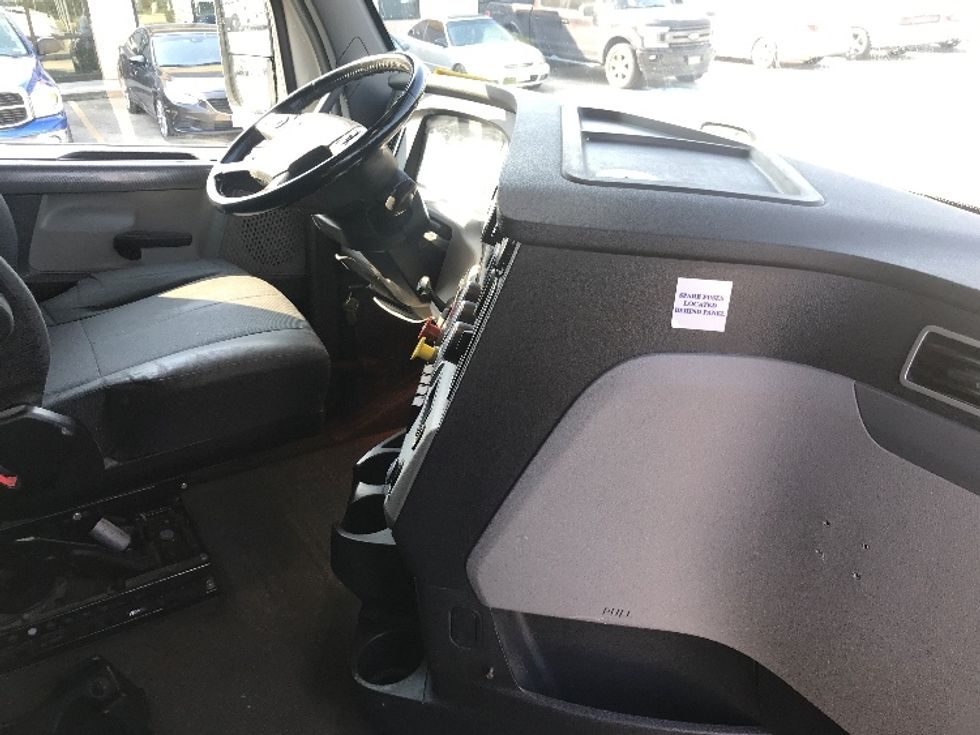 Sleeper Tractor-Heavy Duty Tractors-Freightliner-2020-T12664ST-Houston-TX-228,537\n\t\tmiles-$ 83,000 - Image 15