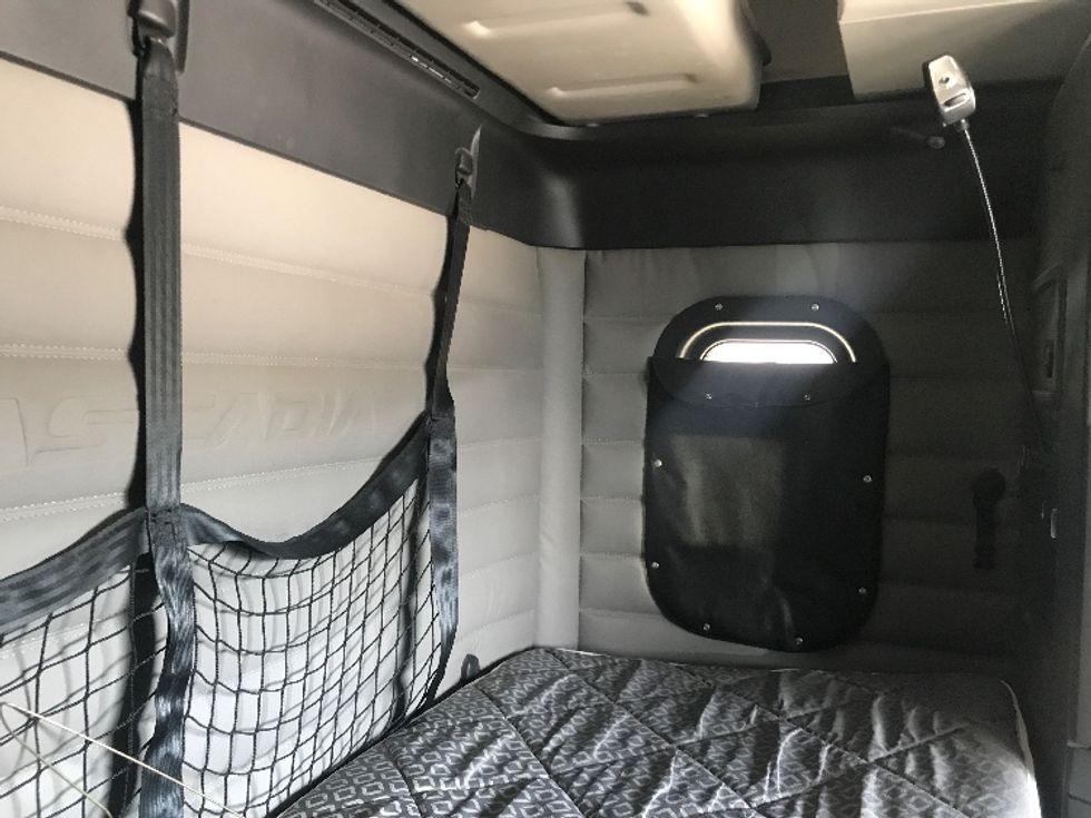 Sleeper Tractor-Heavy Duty Tractors-Freightliner-2020-T12664ST-Houston-TX-249,432\n\t\tmiles-$ 82,000 - Image 18