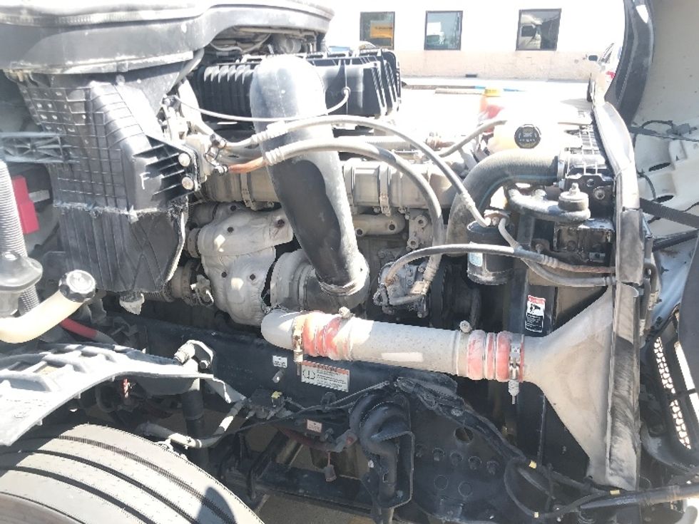 Sleeper Tractor-Heavy Duty Tractors-Freightliner-2020-T12664ST-Houston-TX-249,432\n\t\tmiles-$ 82,000 - Image 20