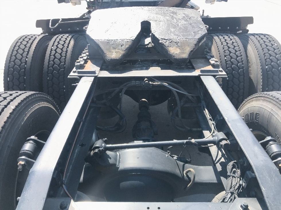 Sleeper Tractor-Heavy Duty Tractors-Freightliner-2020-T12664ST-Houston-TX-249,432\n\t\tmiles-$ 82,000 - Image 6