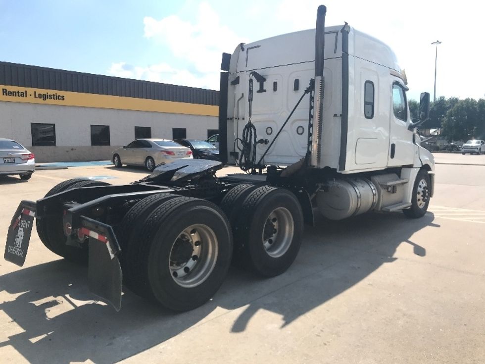 Sleeper Tractor-Heavy Duty Tractors-Freightliner-2020-T12664ST-Houston-TX-249,432\n\t\tmiles-$ 82,000 - Image 7