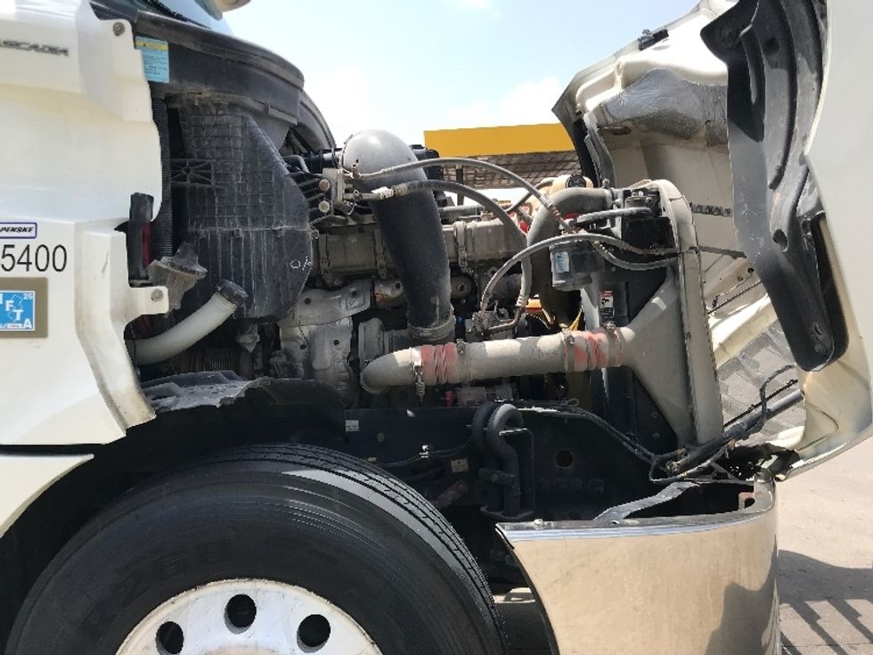 Sleeper Tractor-Heavy Duty Tractors-Freightliner-2020-T12664ST-Houston-TX-249,794\n\t\tmiles-$ 76,500 - Image 20