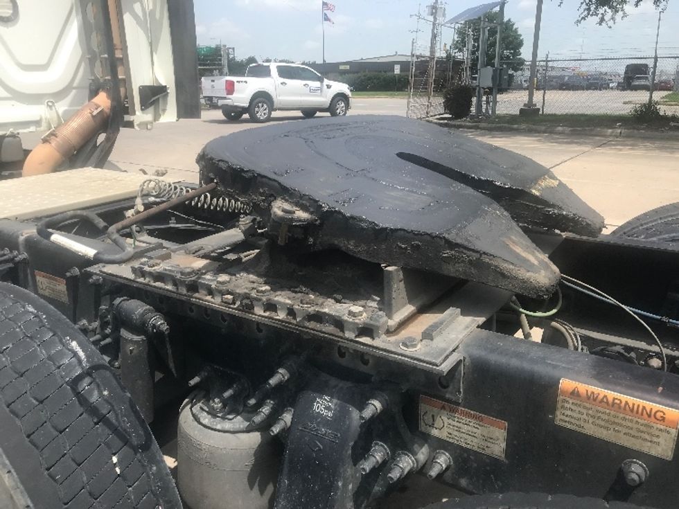 Sleeper Tractor-Heavy Duty Tractors-Freightliner-2020-T12664ST-Houston-TX-249,794\n\t\tmiles-$ 76,500 - Image 22