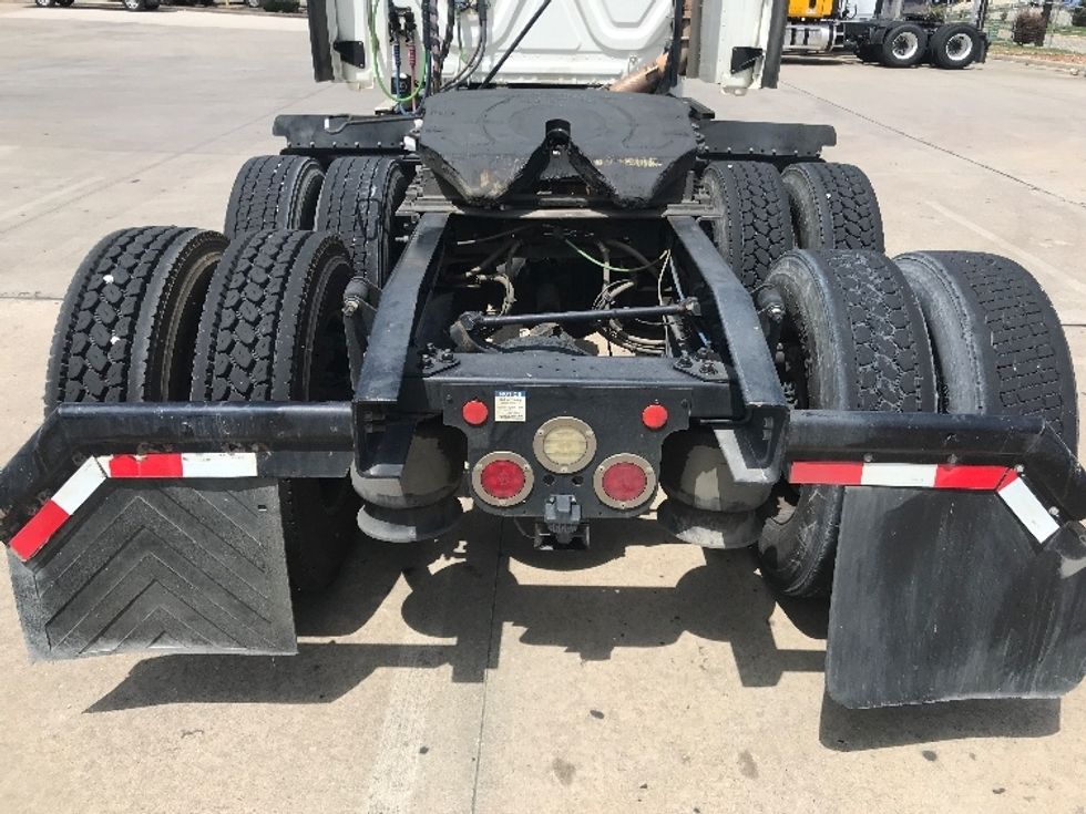 Sleeper Tractor-Heavy Duty Tractors-Freightliner-2020-T12664ST-Houston-TX-249,794\n\t\tmiles-$ 76,500 - Image 6