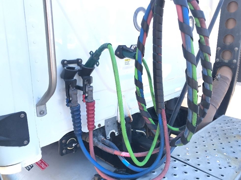 Sleeper Tractor-Heavy Duty Tractors-Freightliner-2020-T12664ST-Houston-TX-260,896\n\t\tmiles-$ 81,250 - Image 23