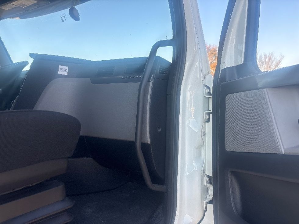 Sleeper Tractor-Heavy Duty Tractors-Freightliner-2020-T12664ST-Houston-TX-284,493\n\t\tmiles-$ 68,500 - Image 12