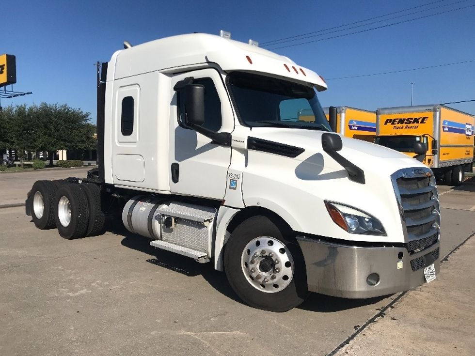 Sleeper Tractor-Heavy Duty Tractors-Freightliner-2020-T12664ST-Houston-TX-292,265\n\t\tmiles-$ 79,500 - Image 1