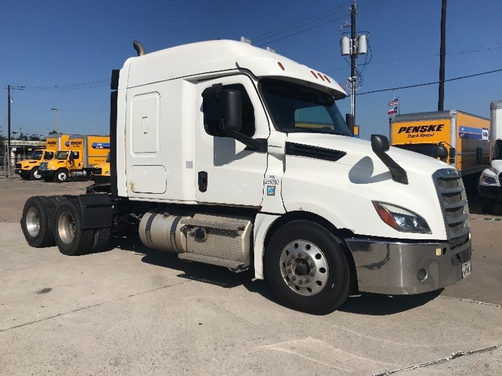 Sleeper Tractor-Heavy Duty Tractors-Freightliner-2020-T12664ST-Houston-TX-352,120\n\t\tmiles-$ 75,250 - Image 1