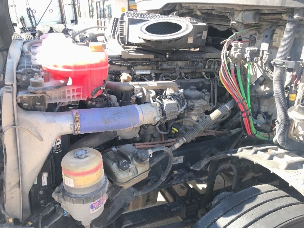 Sleeper Tractor-Heavy Duty Tractors-Freightliner-2020-T12664ST-Houston-TX-352,120\n\t\tmiles-$ 75,250 - Image 21