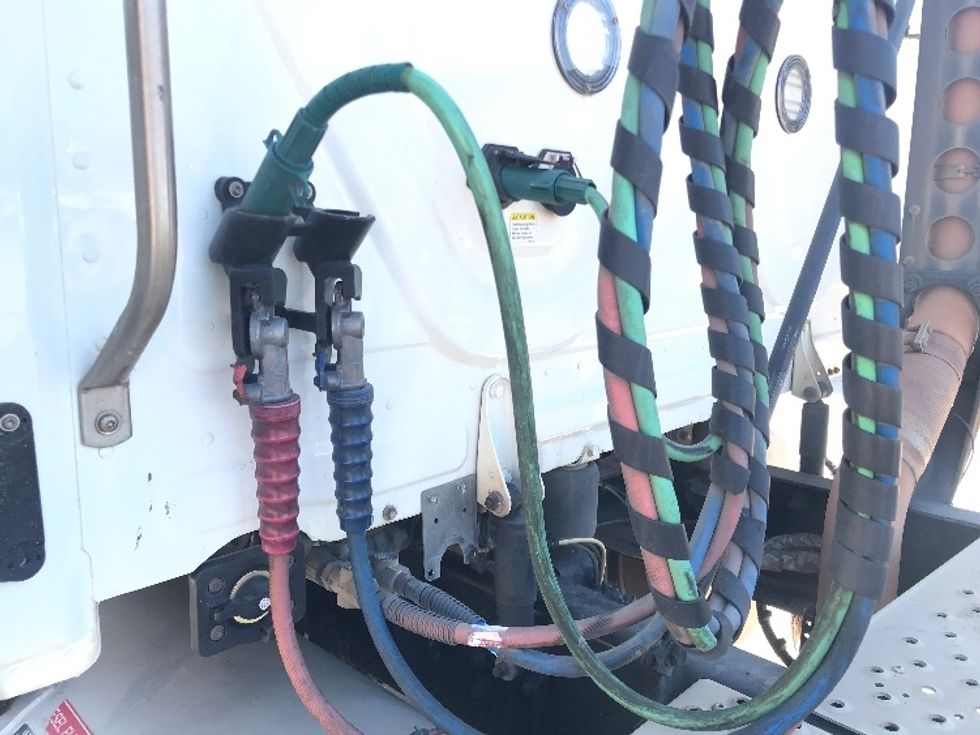 Sleeper Tractor-Heavy Duty Tractors-Freightliner-2020-T12664ST-Houston-TX-352,120\n\t\tmiles-$ 75,250 - Image 23