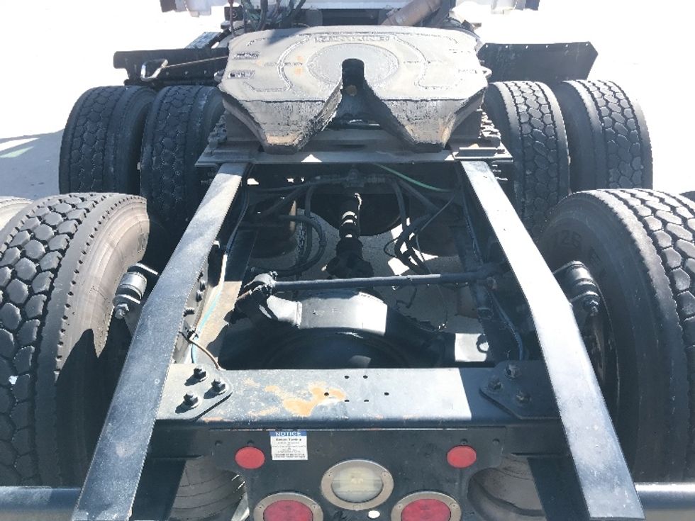 Sleeper Tractor-Heavy Duty Tractors-Freightliner-2020-T12664ST-Houston-TX-352,120\n\t\tmiles-$ 75,250 - Image 6