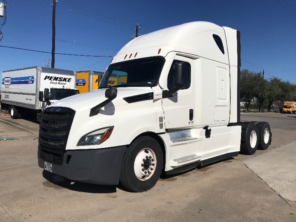 Sleeper Tractor-Heavy Duty Tractors-Freightliner-2020-T12664ST-Houston-TX-524,726\n\t\tmiles-$ 58,000 - Image 3