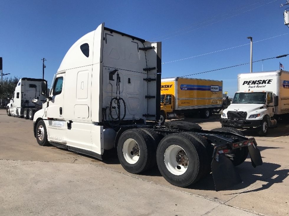 Sleeper Tractor-Heavy Duty Tractors-Freightliner-2020-T12664ST-Houston-TX-524,726\n\t\tmiles-$ 58,000 - Image 5