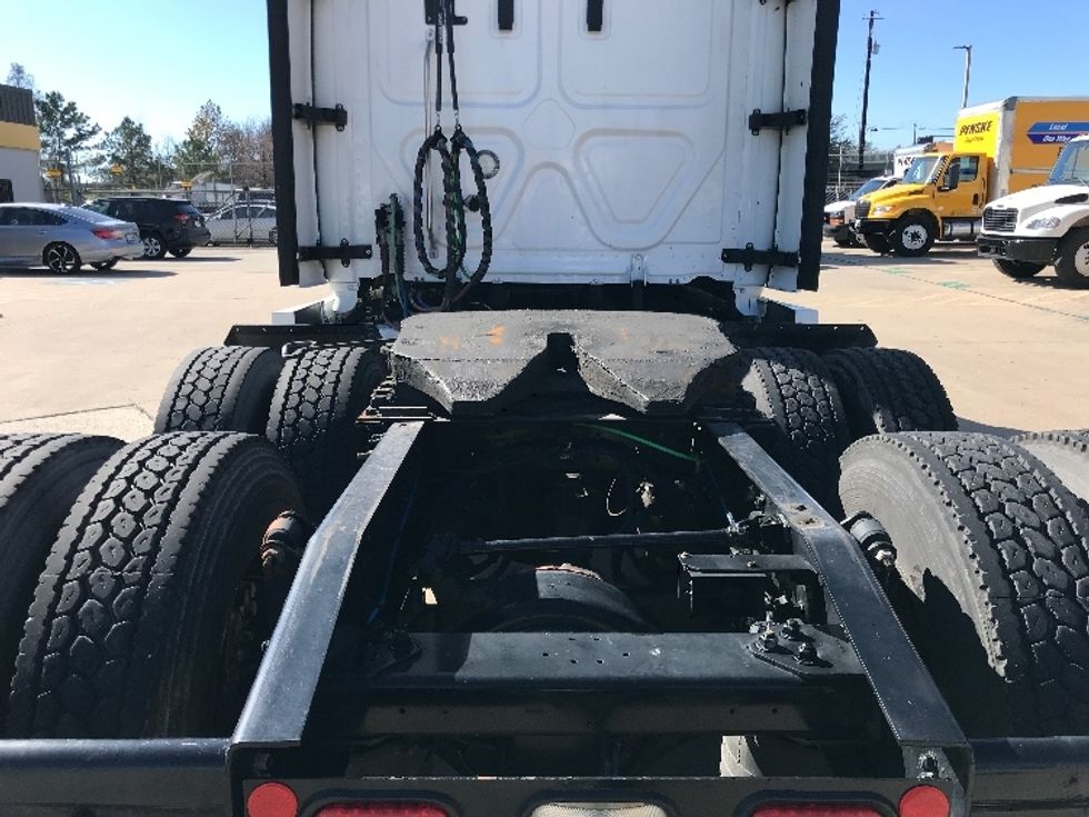 Sleeper Tractor-Heavy Duty Tractors-Freightliner-2020-T12664ST-Houston-TX-524,726\n\t\tmiles-$ 58,000 - Image 6