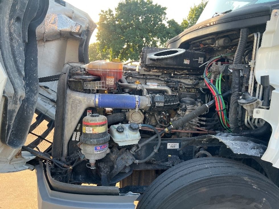 Sleeper Tractor-Heavy Duty Tractors-Freightliner-2020-T12664ST-Houston-TX-531,163\n\t\tmiles-$ 61,750 - Image 21