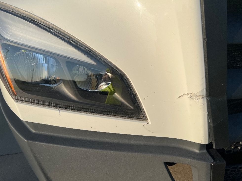 Sleeper Tractor-Heavy Duty Tractors-Freightliner-2020-T12664ST-Houston-TX-531,163\n\t\tmiles-$ 61,750 - Image 22