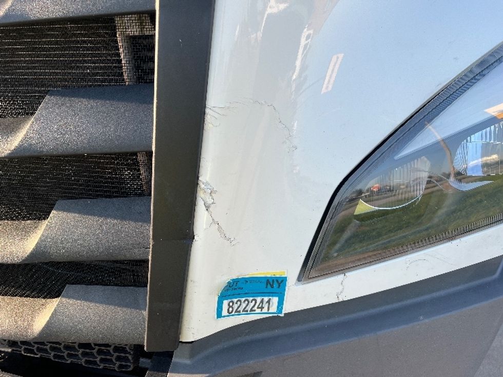 Sleeper Tractor-Heavy Duty Tractors-Freightliner-2020-T12664ST-Houston-TX-531,163\n\t\tmiles-$ 61,750 - Image 24