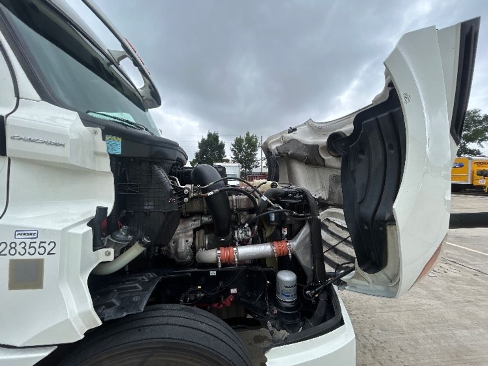 Sleeper Tractor-Heavy Duty Tractors-Freightliner-2020-T12664ST-Houston-TX-541,772\n\t\tmiles-$ 61,500 - Image 20