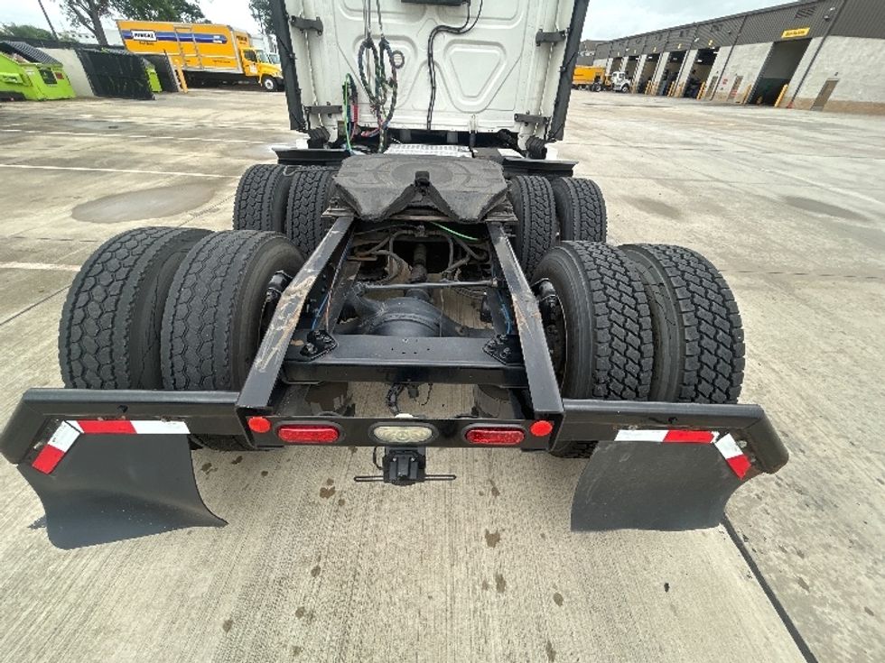 Sleeper Tractor-Heavy Duty Tractors-Freightliner-2020-T12664ST-Houston-TX-541,772\n\t\tmiles-$ 61,500 - Image 6