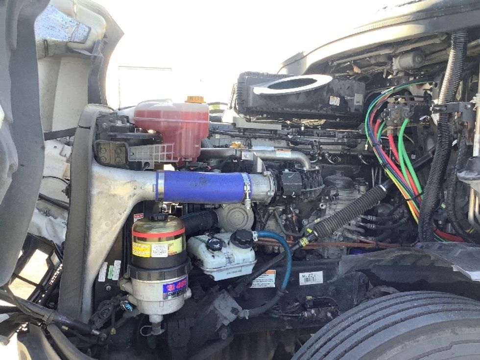 Sleeper Tractor-Heavy Duty Tractors-Freightliner-2020-T12664ST-Houston-TX-564,986\n\t\tmiles-$ 58,250 - Image 21