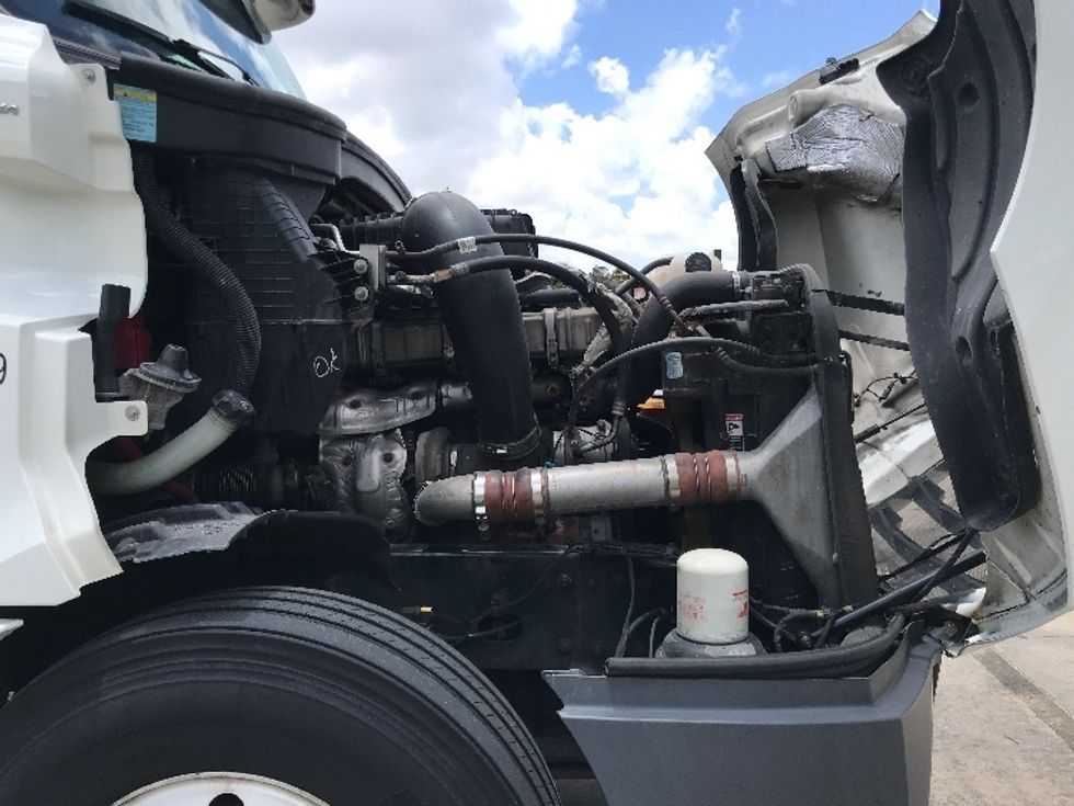 Sleeper Tractor-Heavy Duty Tractors-Freightliner-2020-T12664ST-Houston-TX-581,462\n\t\tmiles-$ 59,000 - Image 19