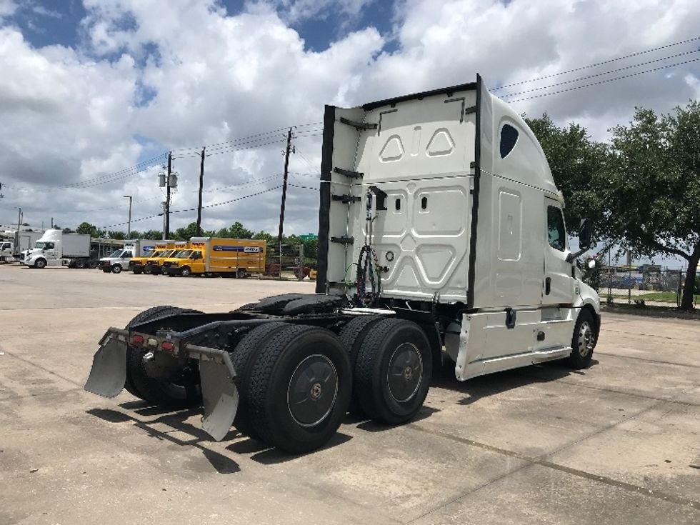 Sleeper Tractor-Heavy Duty Tractors-Freightliner-2020-T12664ST-Houston-TX-581,462\n\t\tmiles-$ 59,000 - Image 7