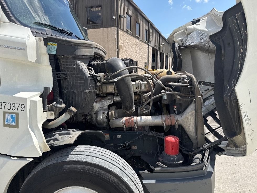 Sleeper Tractor-Heavy Duty Tractors-Freightliner-2020-T12664ST-Houston-TX-616,696\n\t\tmiles-$ 55,250 - Image 20