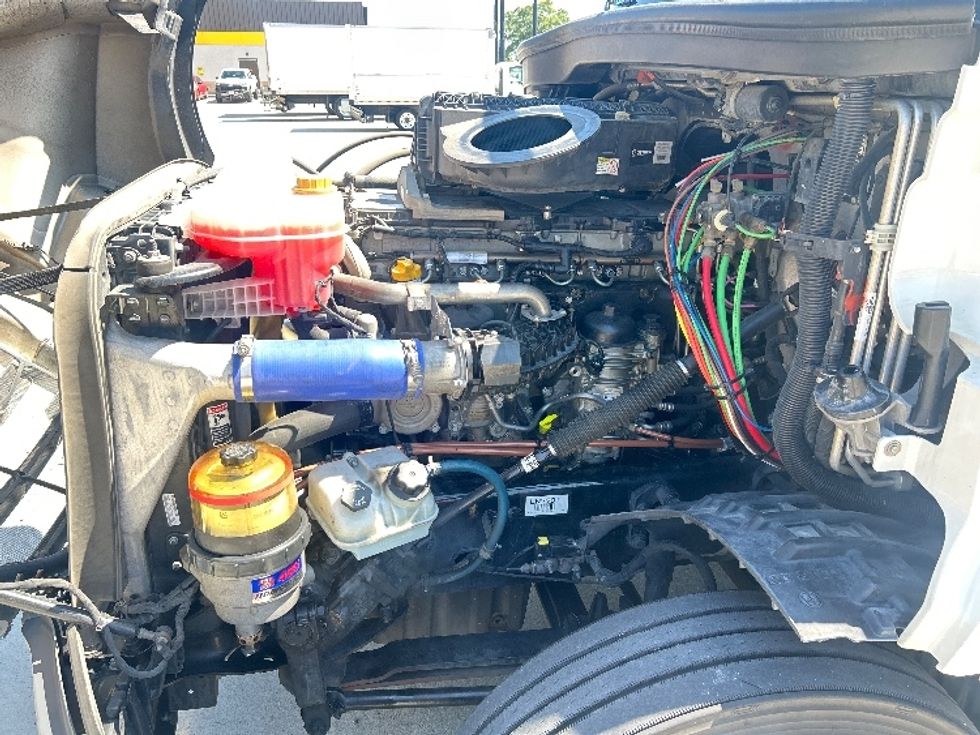 Sleeper Tractor-Heavy Duty Tractors-Freightliner-2020-T12664ST-Houston-TX-654,015\n\t\tmiles-$ 52,500 - Image 21