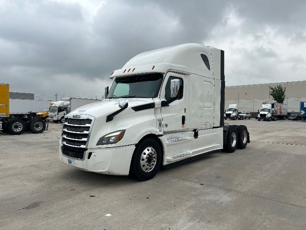 Sleeper Tractor-Heavy Duty Tractors-Freightliner-2020-T12664ST-Houston-TX-678,858\n\t\tmiles-$ 47,500 - Image 3