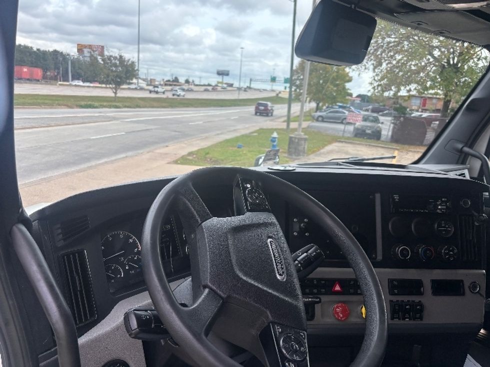 Sleeper Tractor-Heavy Duty Tractors-Freightliner-2020-T12664ST-Houston-TX-682,040\n\t\tmiles-$ 50,750 - Image 10