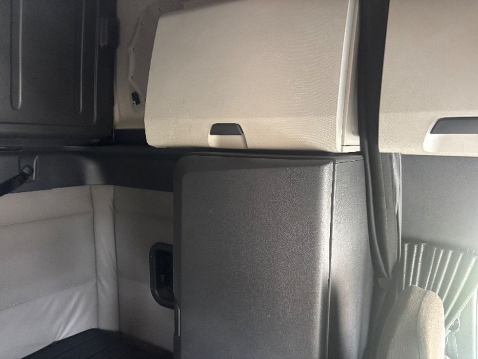 Sleeper Tractor-Heavy Duty Tractors-Freightliner-2020-T12664ST-Houston-TX-682,040\n\t\tmiles-$ 50,750 - Image 16