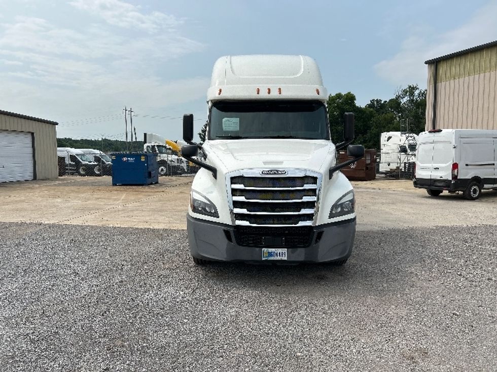 Sleeper Tractor-Heavy Duty Tractors-Freightliner-2020-T12664ST-Hueytown-AL-407,326\n\t\tmiles-$ 72,500 - Image 2