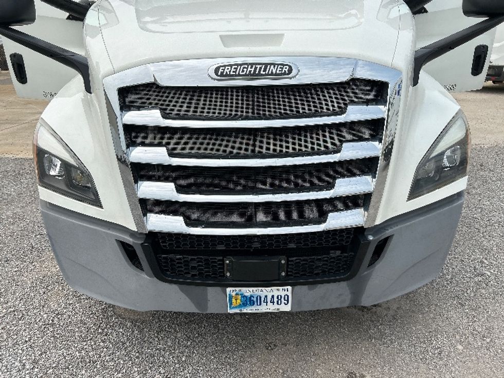 Sleeper Tractor-Heavy Duty Tractors-Freightliner-2020-T12664ST-Hueytown-AL-407,326\n\t\tmiles-$ 72,500 - Image 23