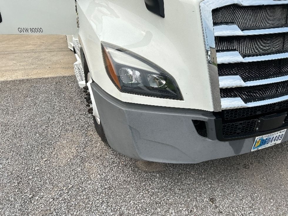 Sleeper Tractor-Heavy Duty Tractors-Freightliner-2020-T12664ST-Hueytown-AL-407,326\n\t\tmiles-$ 72,500 - Image 24