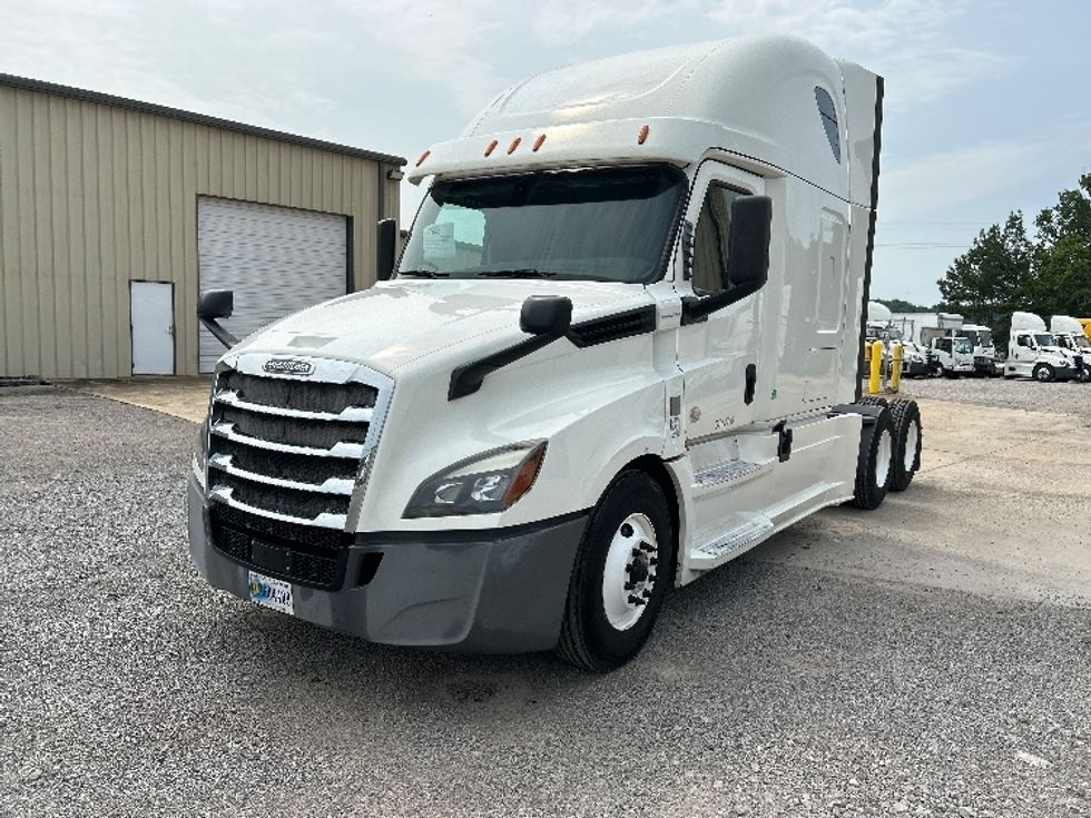 Sleeper Tractor-Heavy Duty Tractors-Freightliner-2020-T12664ST-Hueytown-AL-407,326\n\t\tmiles-$ 72,500 - Image 3