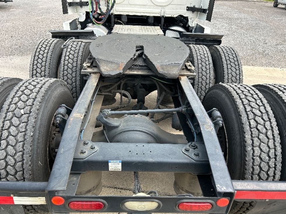 Sleeper Tractor-Heavy Duty Tractors-Freightliner-2020-T12664ST-Hueytown-AL-407,326\n\t\tmiles-$ 72,500 - Image 6