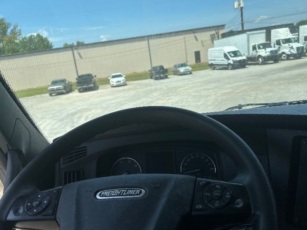 Sleeper Tractor-Heavy Duty Tractors-Freightliner-2020-T12664ST-Hueytown-AL-437,773\n\t\tmiles-$ 73,500 - Image 11