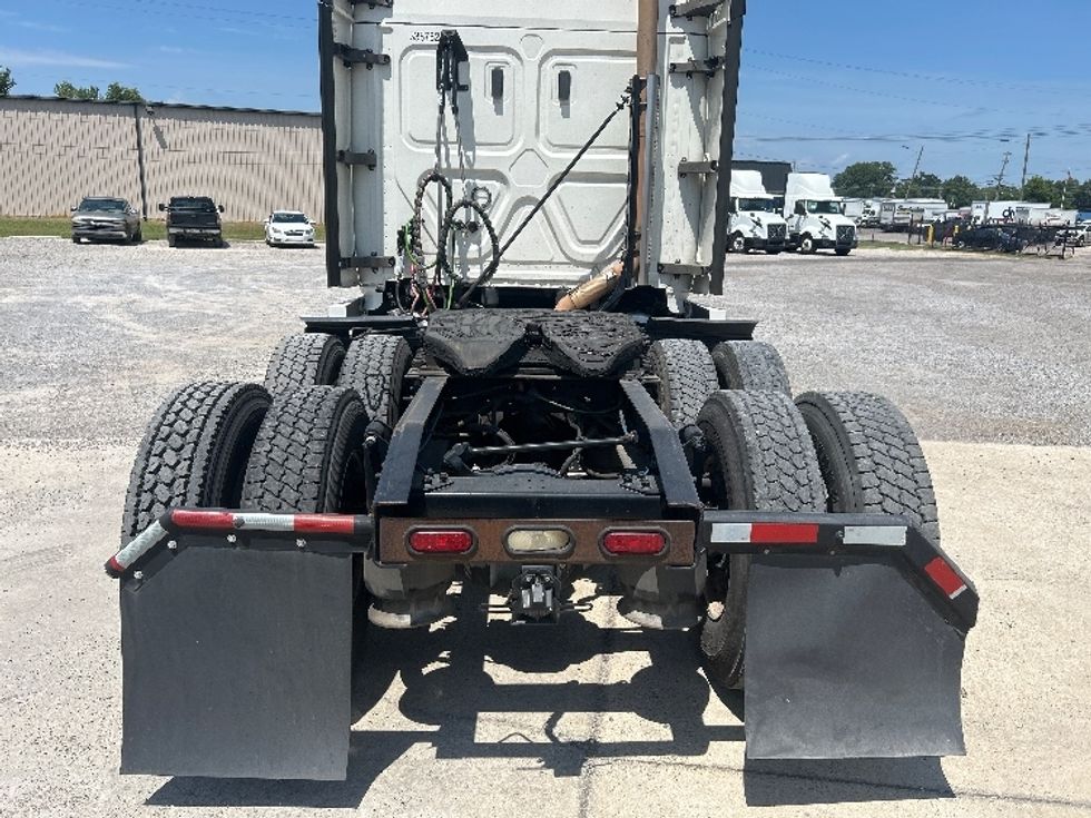Sleeper Tractor-Heavy Duty Tractors-Freightliner-2020-T12664ST-Hueytown-AL-437,773\n\t\tmiles-$ 73,500 - Image 6