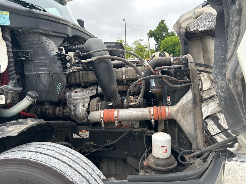 Sleeper Tractor-Heavy Duty Tractors-Freightliner-2020-T12664ST-Huntington-WV-533,797\n\t\tmiles-$ 57,000 - Image 20