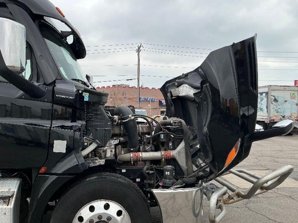 Sleeper Tractor-Heavy Duty Tractors-Freightliner-2020-T12664ST-Indianapolis-IN-496,734\n\t\tmiles-$ 68,000 - Image 18