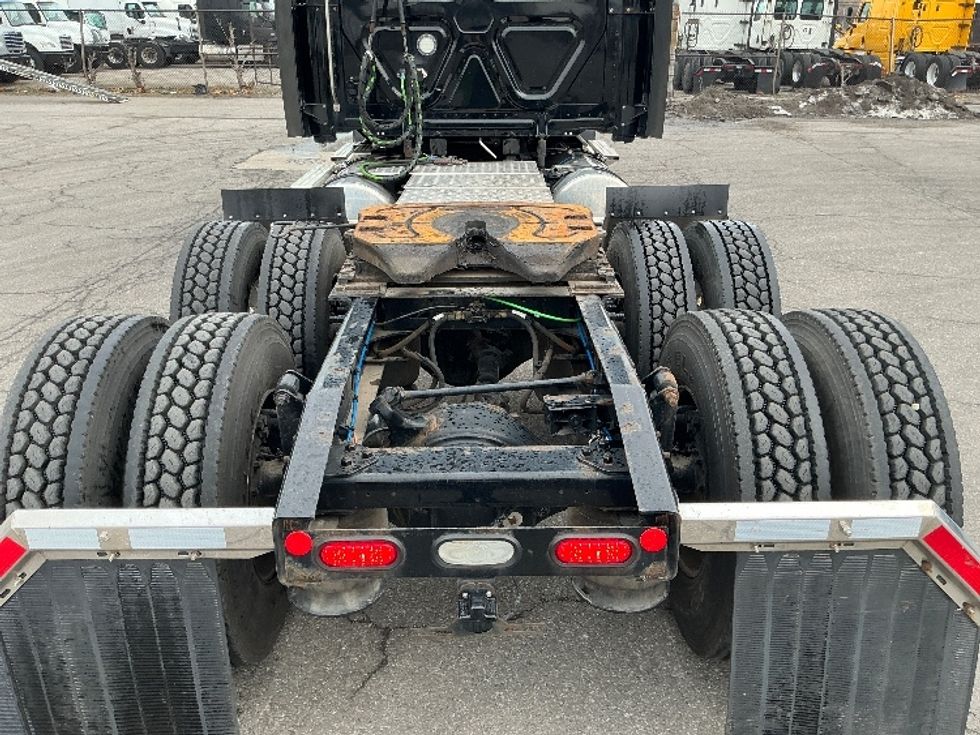 Sleeper Tractor-Heavy Duty Tractors-Freightliner-2020-T12664ST-Indianapolis-IN-496,734\n\t\tmiles-$ 68,000 - Image 6