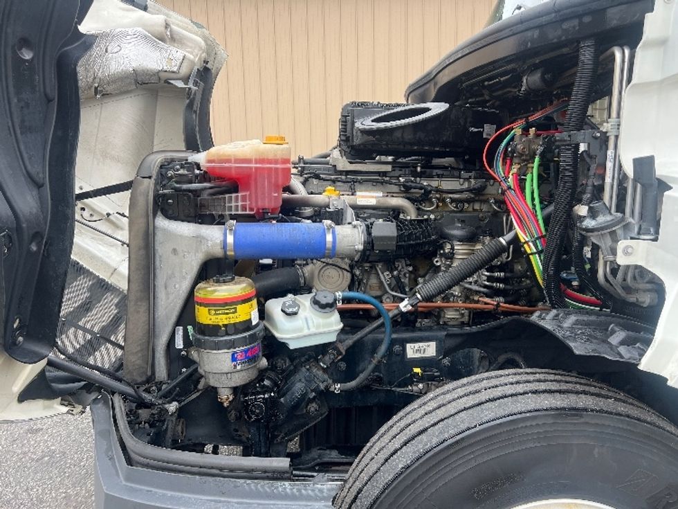 Sleeper Tractor-Heavy Duty Tractors-Freightliner-2020-T12664ST-Indianapolis-IN-584,016\n\t\tmiles-$ 55,250 - Image 21