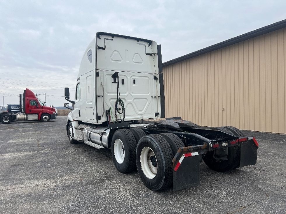 Sleeper Tractor-Heavy Duty Tractors-Freightliner-2020-T12664ST-Indianapolis-IN-584,016\n\t\tmiles-$ 55,250 - Image 5