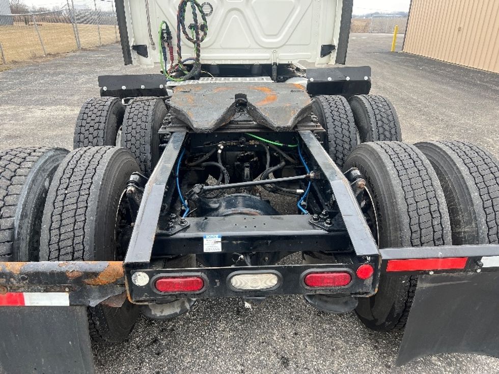Sleeper Tractor-Heavy Duty Tractors-Freightliner-2020-T12664ST-Indianapolis-IN-584,016\n\t\tmiles-$ 55,250 - Image 6