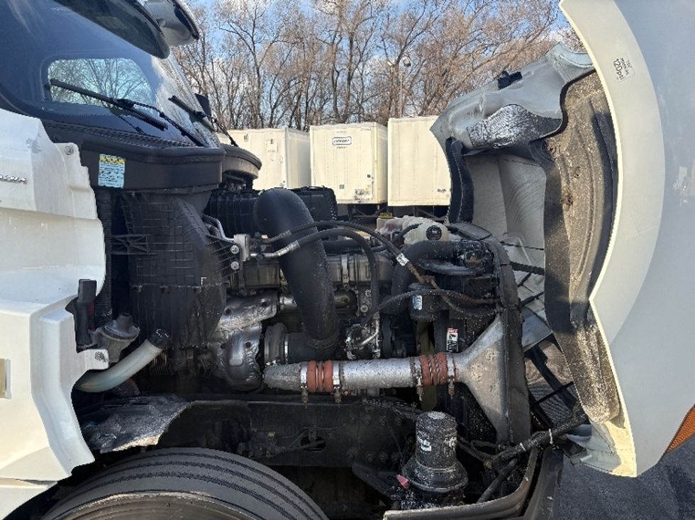 Sleeper Tractor-Heavy Duty Tractors-Freightliner-2020-T12664ST-Indianapolis-IN-611,032\n\t\tmiles-$ 46,500 - Image 20