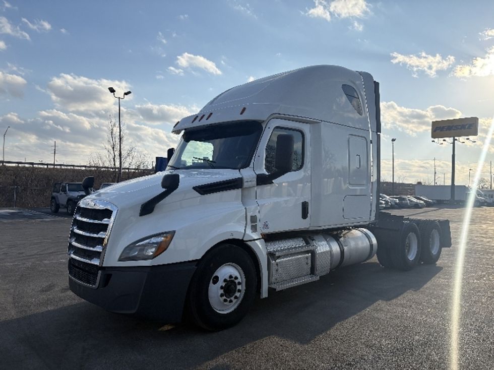 Sleeper Tractor-Heavy Duty Tractors-Freightliner-2020-T12664ST-Indianapolis-IN-611,032\n\t\tmiles-$ 46,500 - Image 4