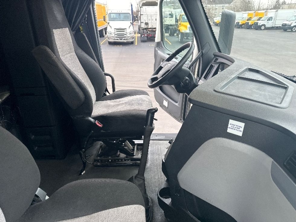 Sleeper Tractor-Heavy Duty Tractors-Freightliner-2020-T12664ST-Indianapolis-IN-664,111\n\t\tmiles-$ 38,750 - Image 14