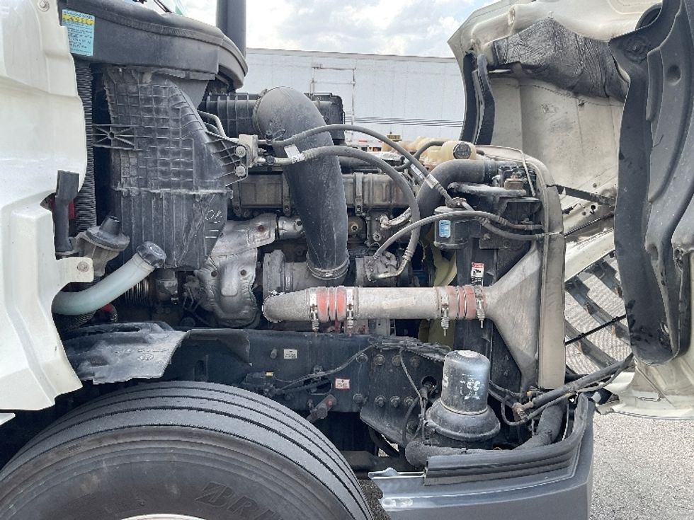 Sleeper Tractor-Heavy Duty Tractors-Freightliner-2020-T12664ST-Indianapolis-IN-671,362\n\t\tmiles-$ 46,750 - Image 16